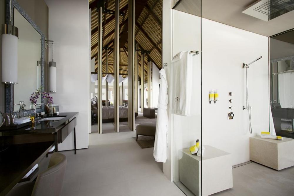 content/hotel/Cheval Blanc Randheli/Accommodation/One Bedroom Water Villa/ChevalBlanc-Acc-WaterVilla-02.jpg